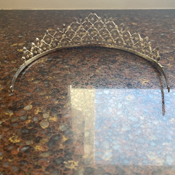 Tiara - Picture 2 of 4